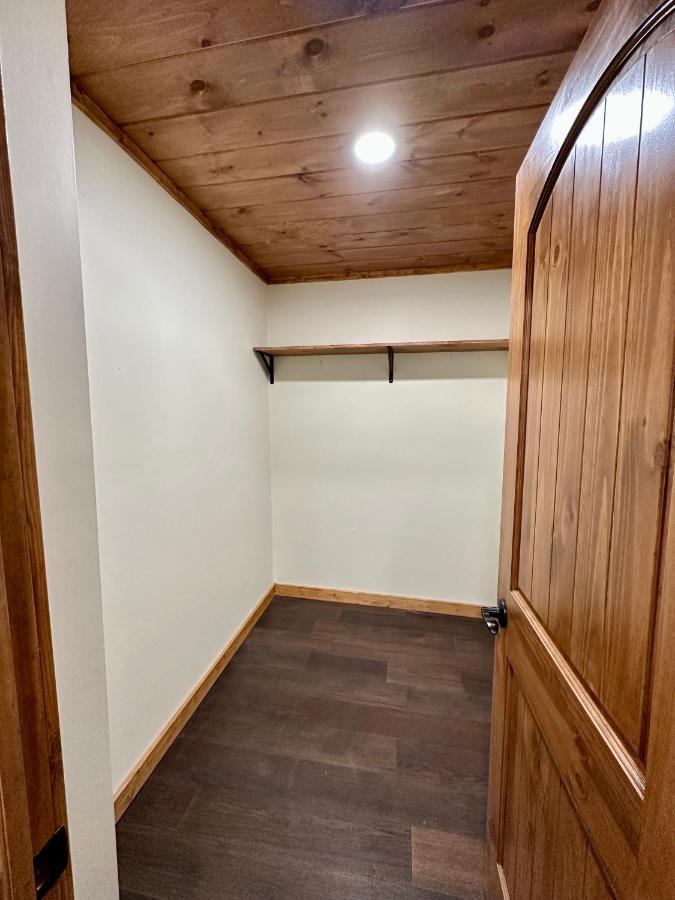 Creekfront Lodge: Brand New! Pigeon Forge Exteriör bild