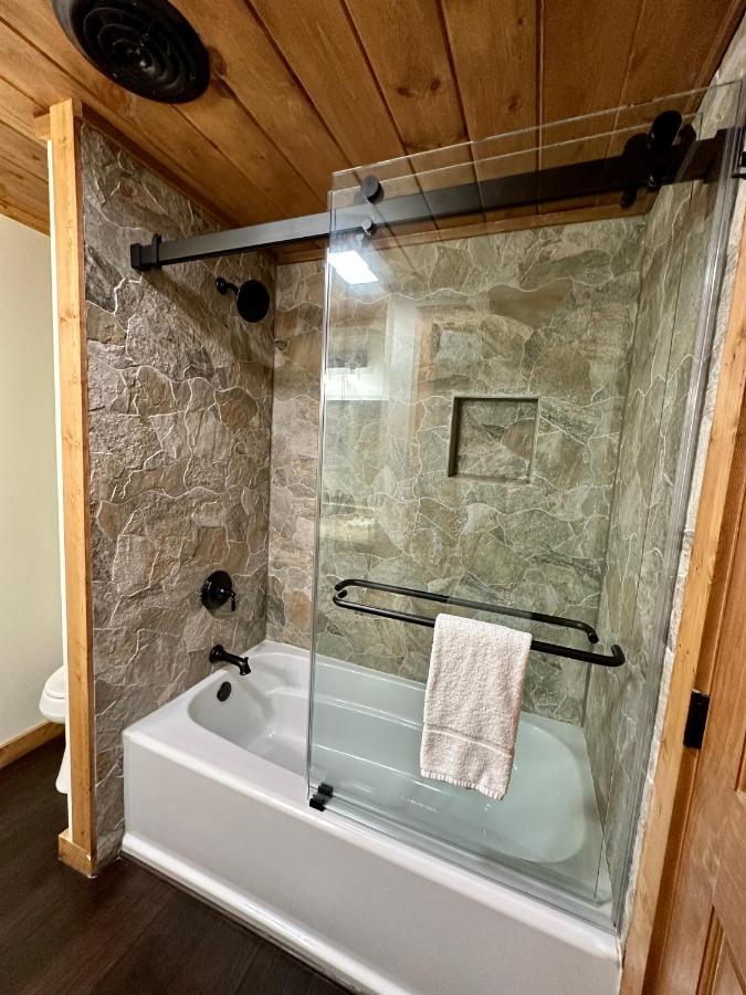 Creekfront Lodge: Brand New! Pigeon Forge Exteriör bild