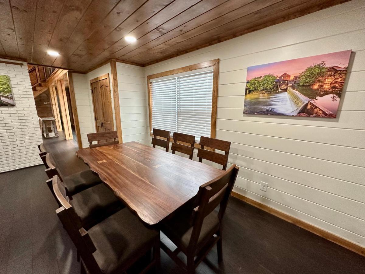Creekfront Lodge: Brand New! Pigeon Forge Exteriör bild