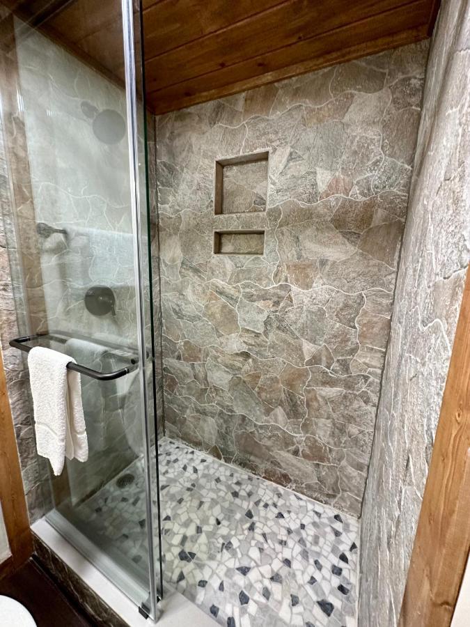 Creekfront Lodge: Brand New! Pigeon Forge Exteriör bild