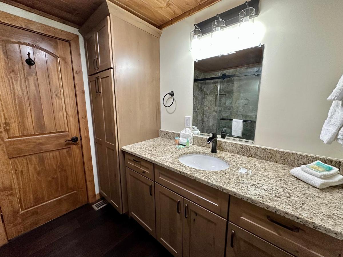 Creekfront Lodge: Brand New! Pigeon Forge Exteriör bild