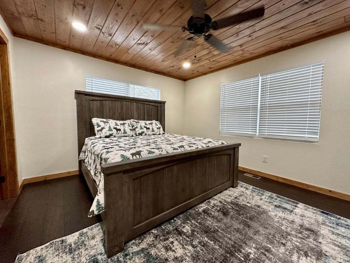 Creekfront Lodge: Brand New! Pigeon Forge Exteriör bild